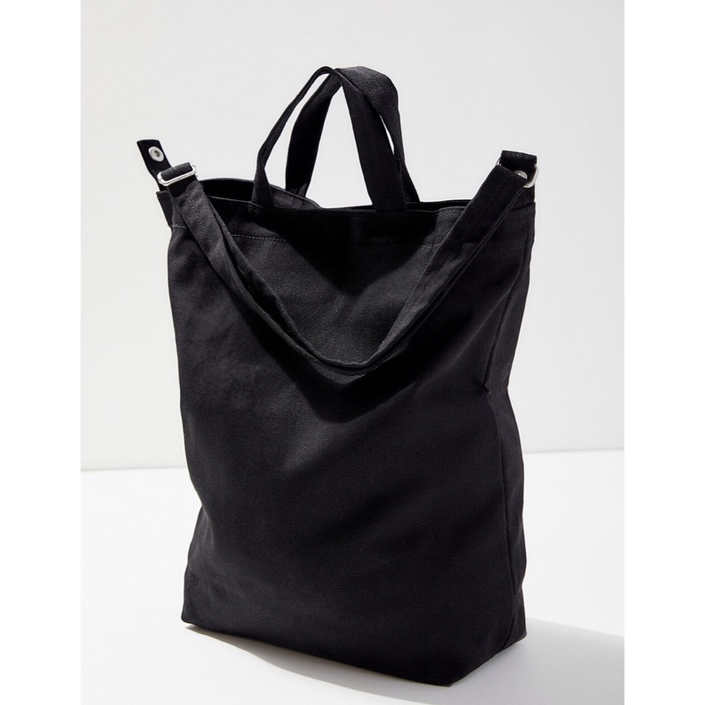 Black BAGGU duck bag